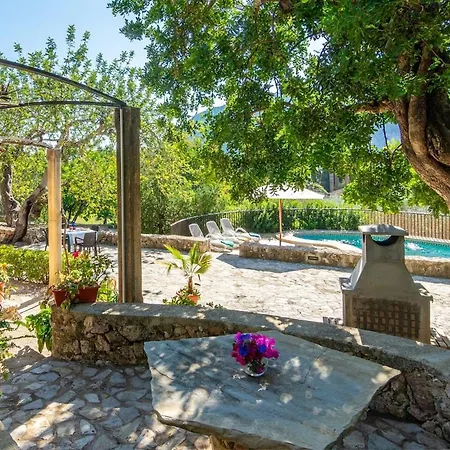 Miquel, In * 波连斯萨