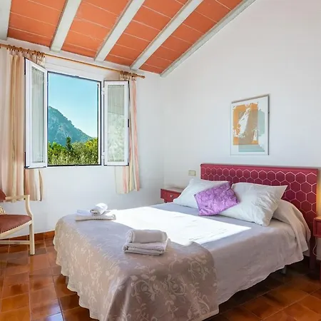 Villa Miquel, In
